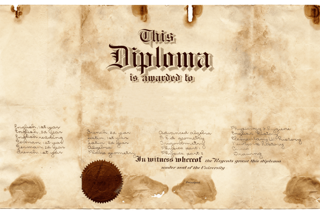 Eski bir diploma örneği ve UTKA'nın apostille sertifikalı çeviri hizmetleri
